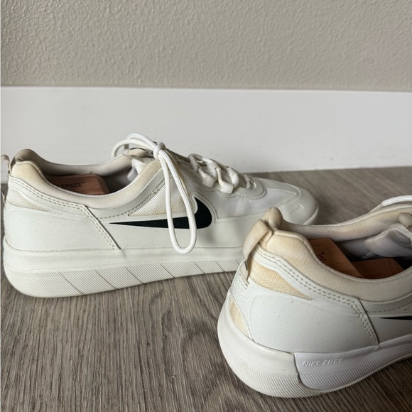 Nike Men's White Sneakers - Picture 6 of 6